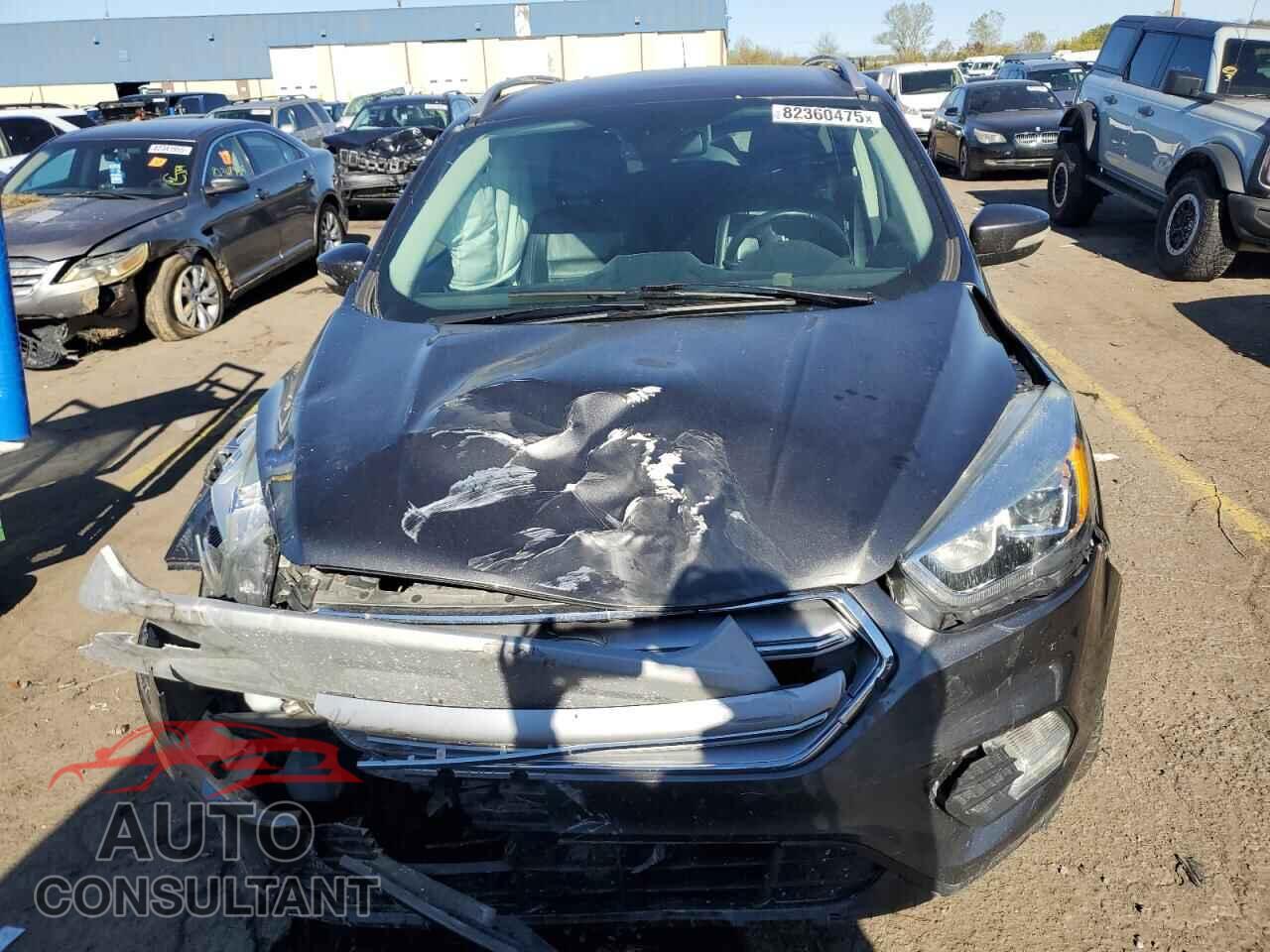 FORD ESCAPE 2017 - 1FMCU0J96HUB62410
