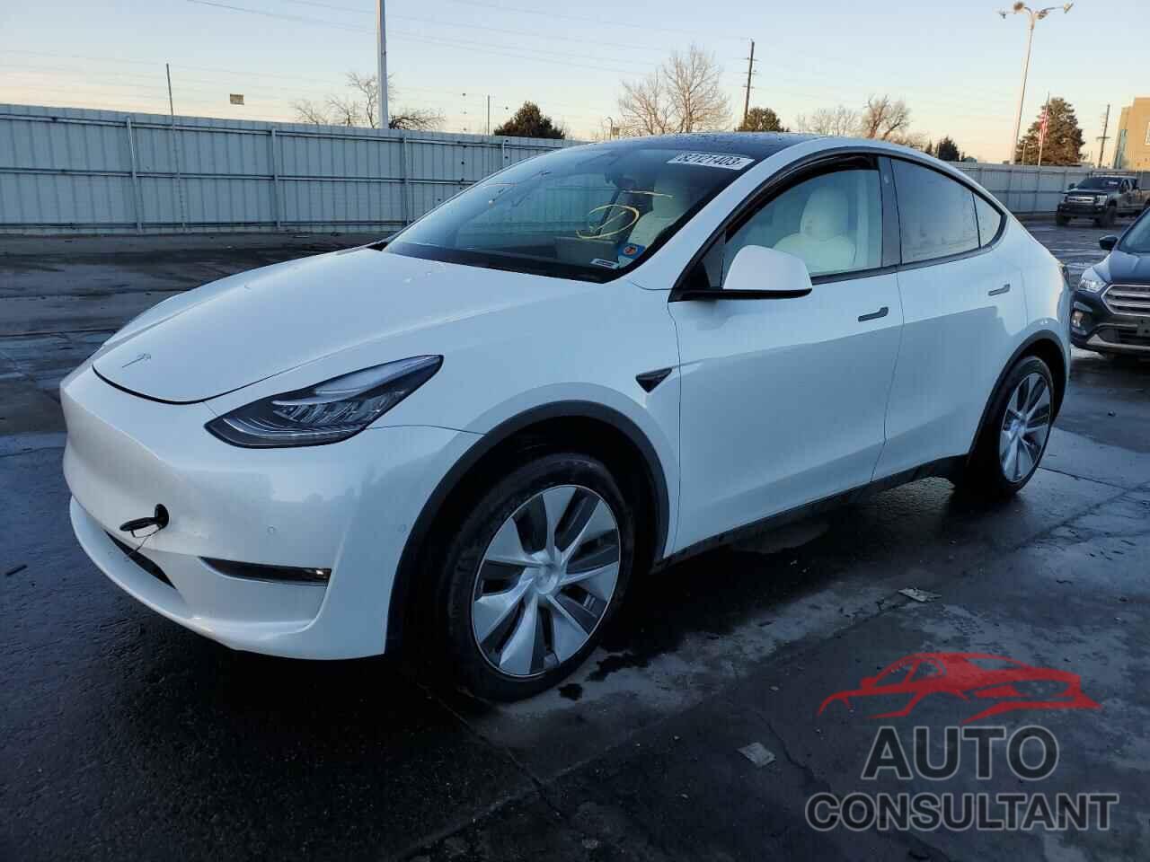 TESLA MODEL Y 2021 - 5YJYGAEE6MF269118