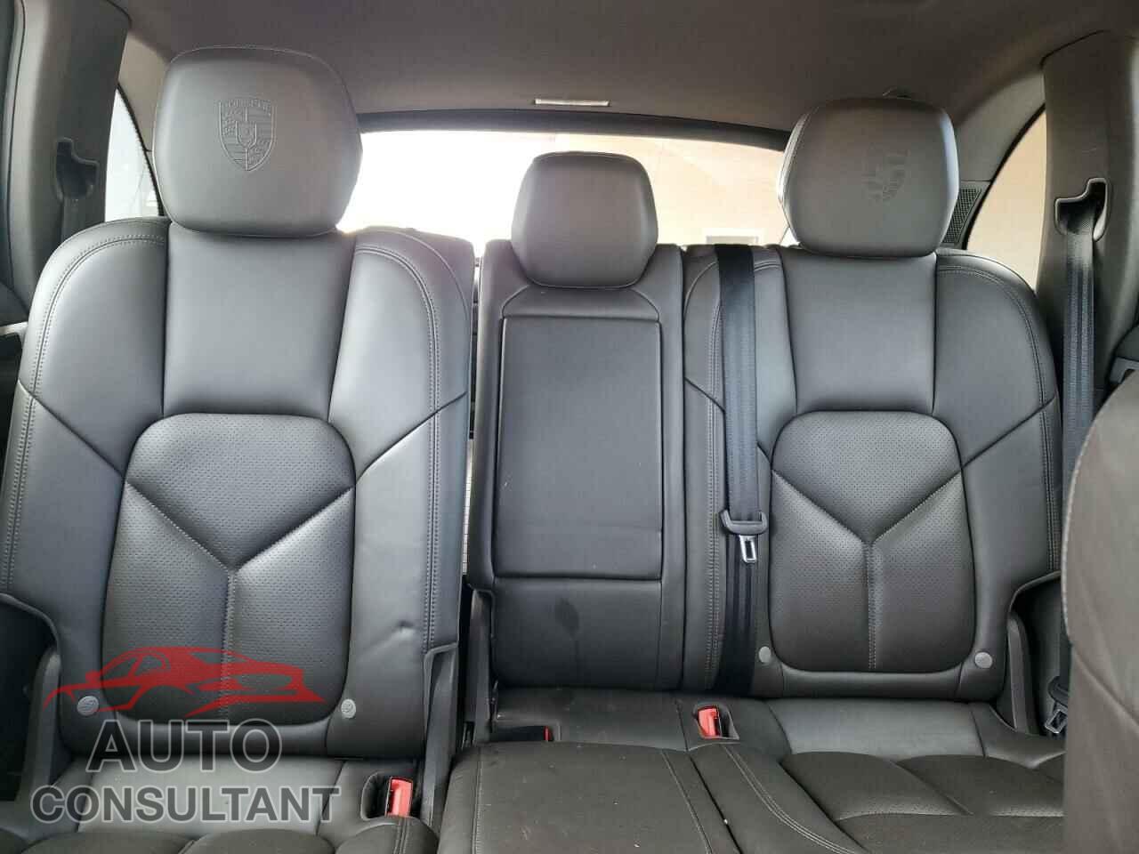 PORSCHE CAYENNE 2017 - WP1AA2A24HKA82388