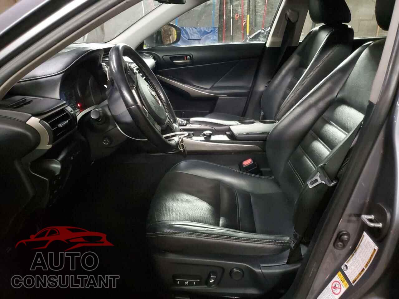 LEXUS IS 2017 - JTHCM1D26H5016350