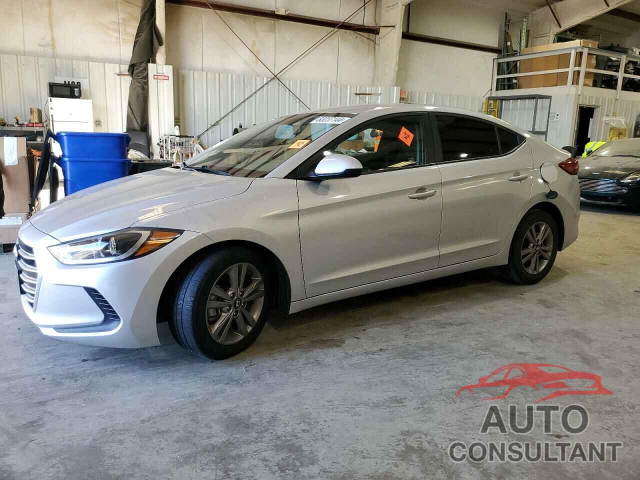 HYUNDAI ELANTRA 2018 - KMHD84LF7JU475586