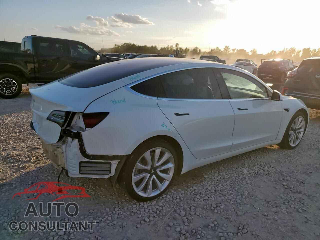 TESLA MODEL 3 2018 - 5YJ3E1EA8JF165075