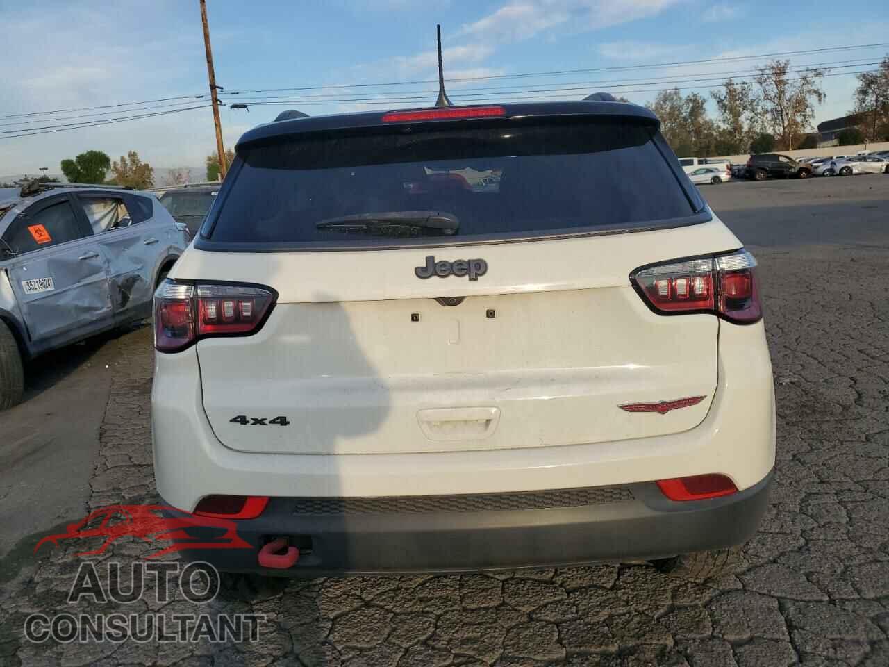 JEEP COMPASS 2018 - 3C4NJDDB1JT454333
