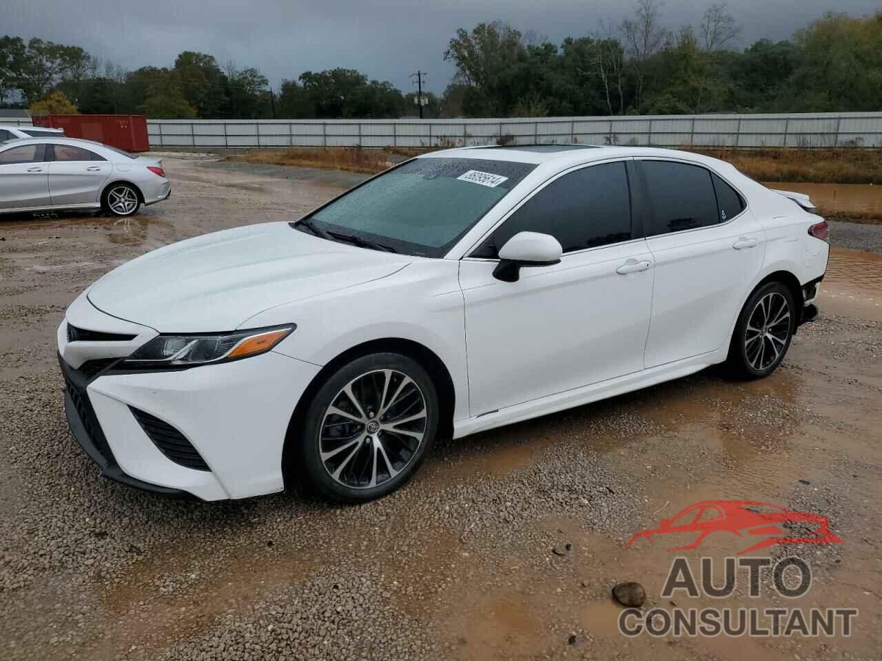 TOYOTA CAMRY 2018 - 4T1B11HK1JU058139