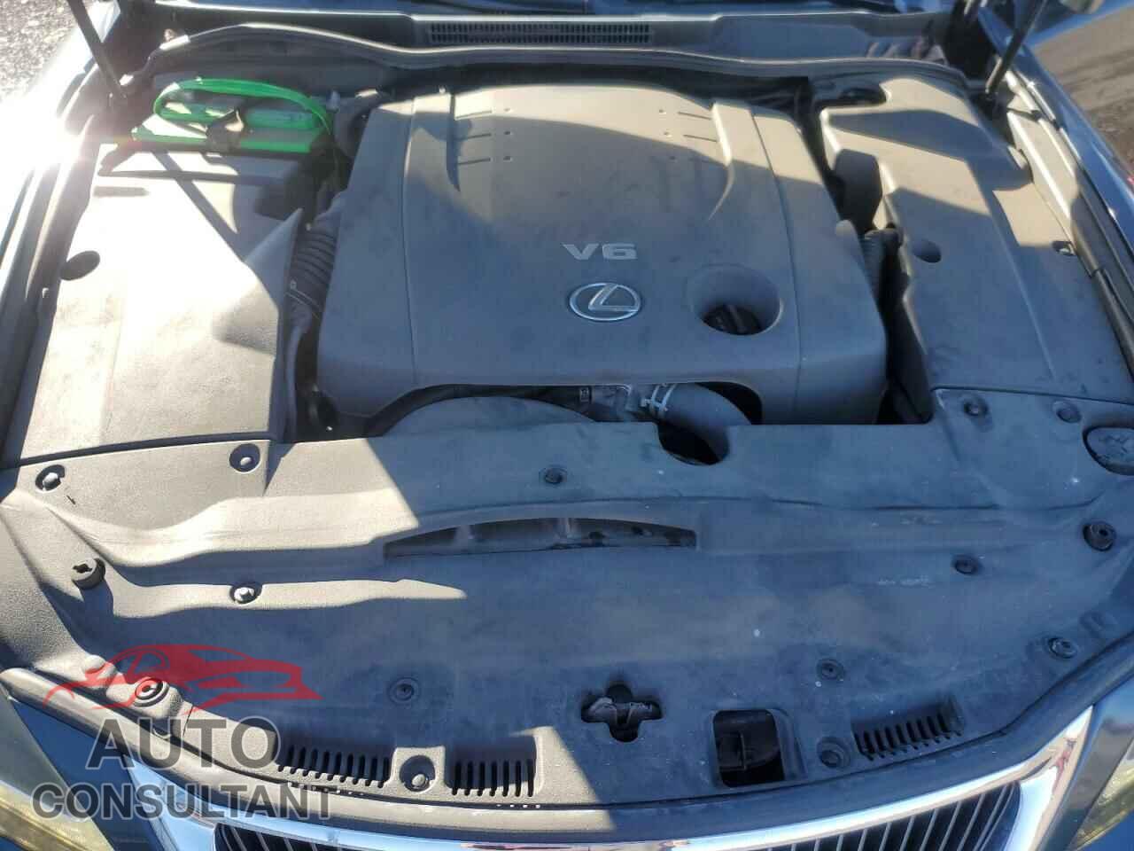 LEXUS IS 2011 - JTHFF2C25B2517320