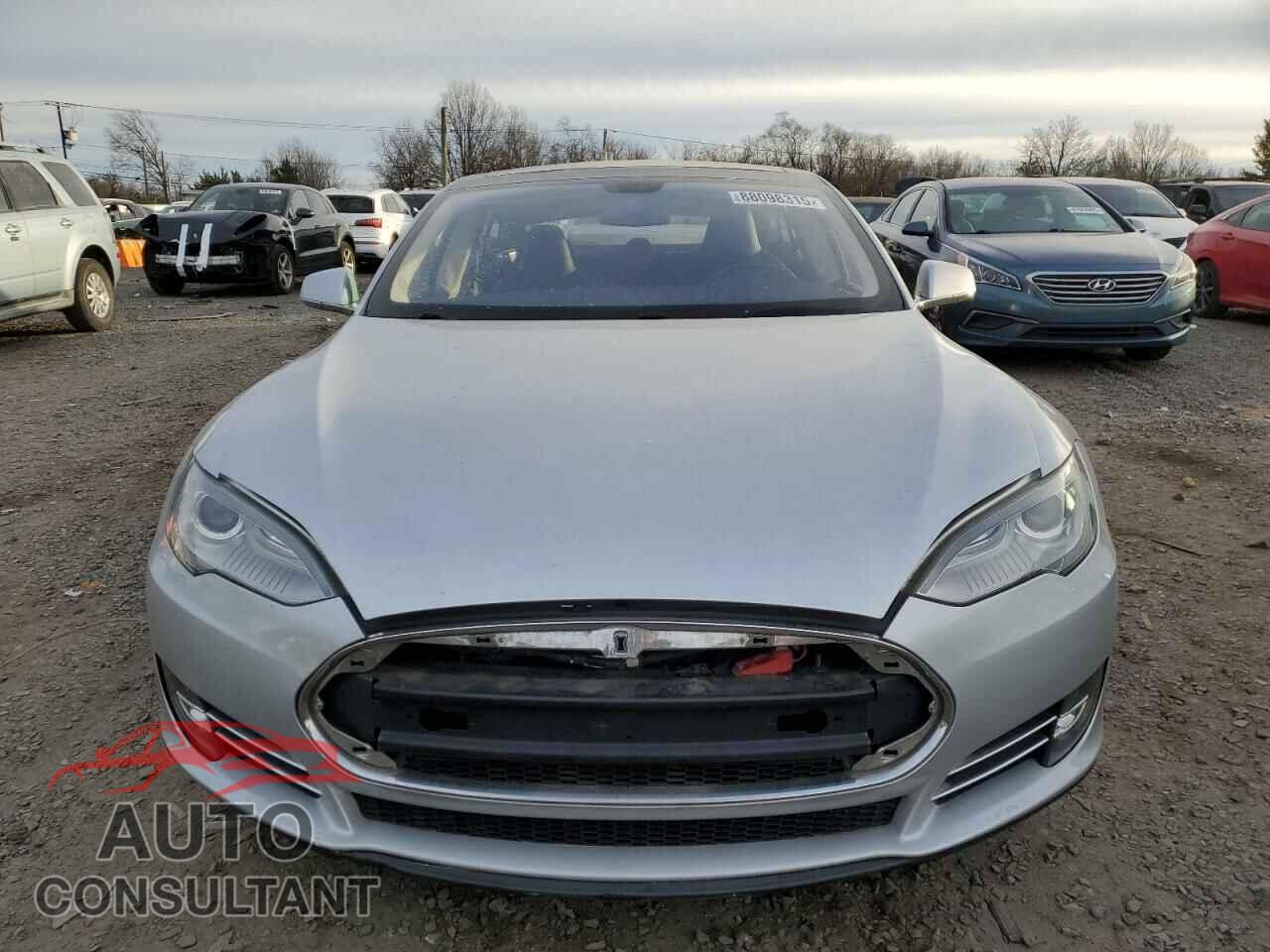 TESLA MODEL S 2013 - 5YJSA1AG4DFP08282