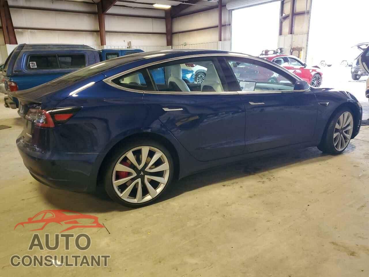 TESLA MODEL 3 2018 - 5YJ3E1EB9JF080657