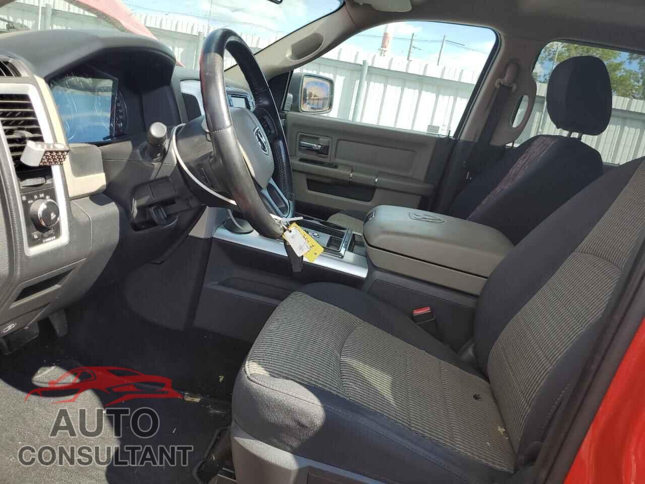 DODGE RAM 1500 2012 - 1C6RD7LT1CS186979