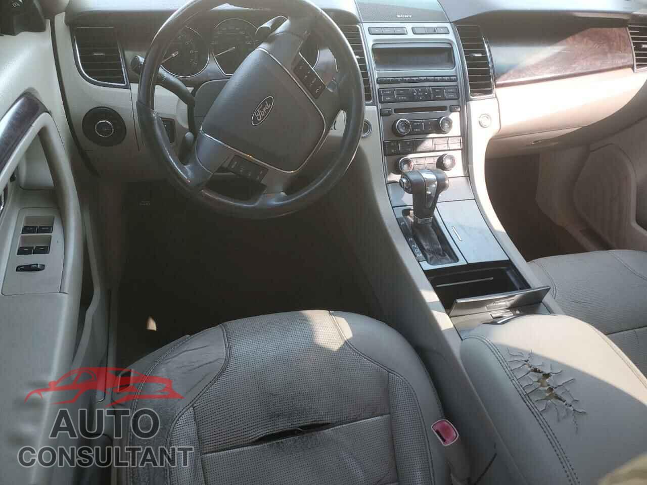 FORD TAURUS 2010 - 1FAHP2FW8AG118480