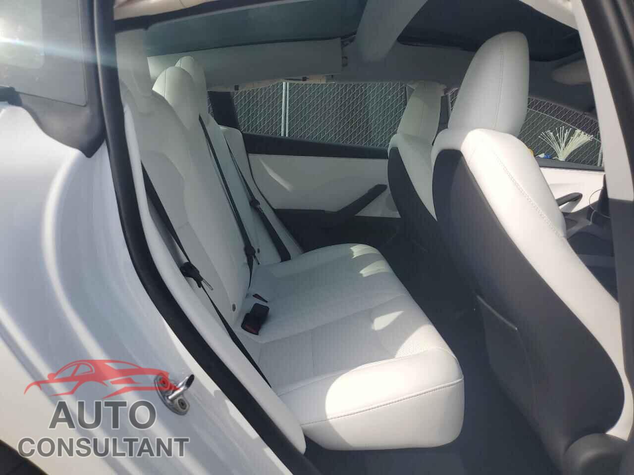 TESLA MODEL 3 2025 - 5YJ3E1EA5SF064268