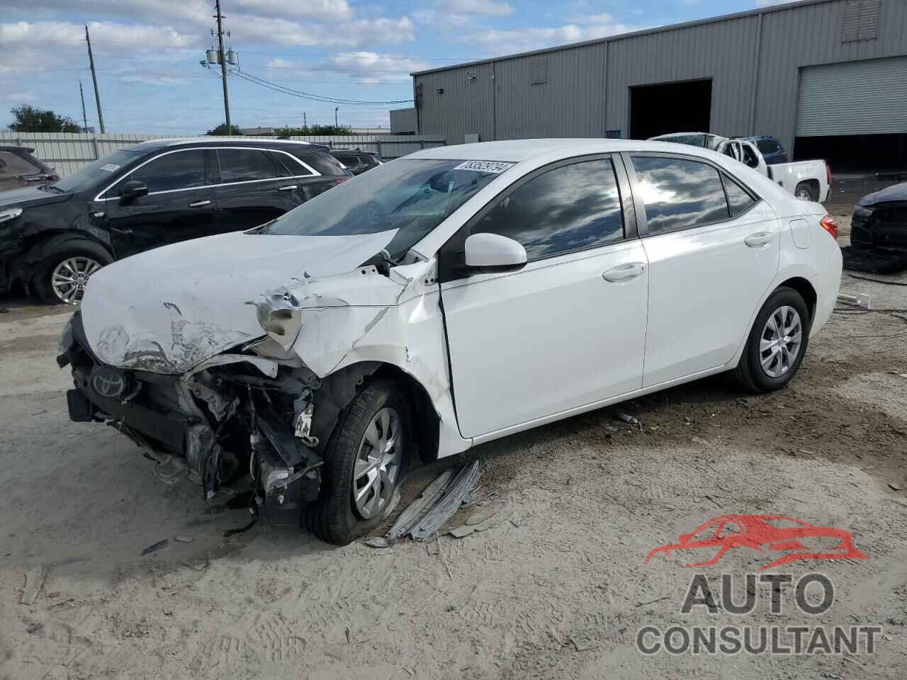 TOYOTA COROLLA 2018 - 5YFBURHE5JP819370