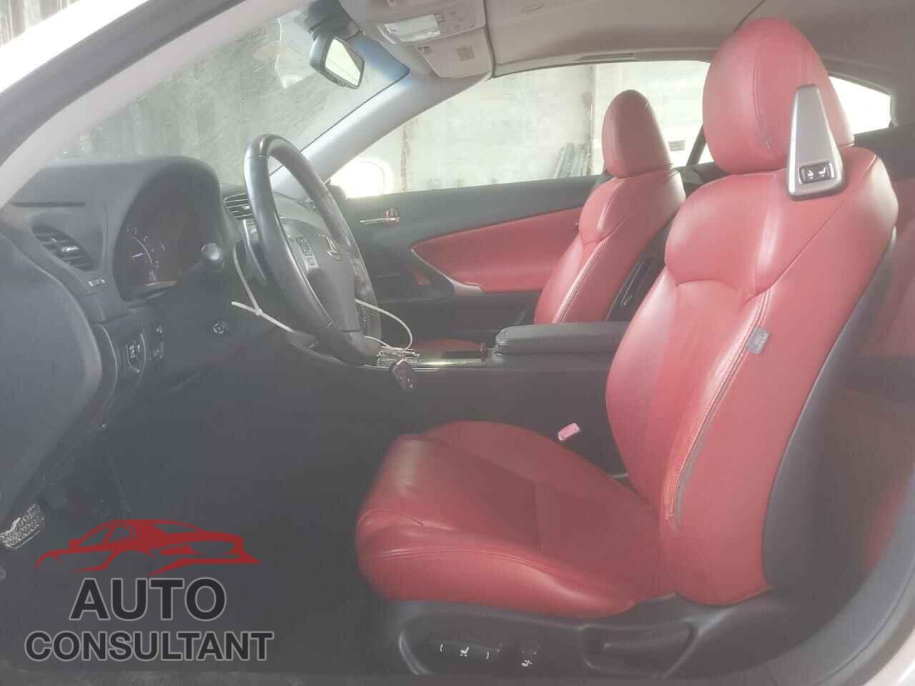 LEXUS IS 2014 - JTHFE2C25E2510858