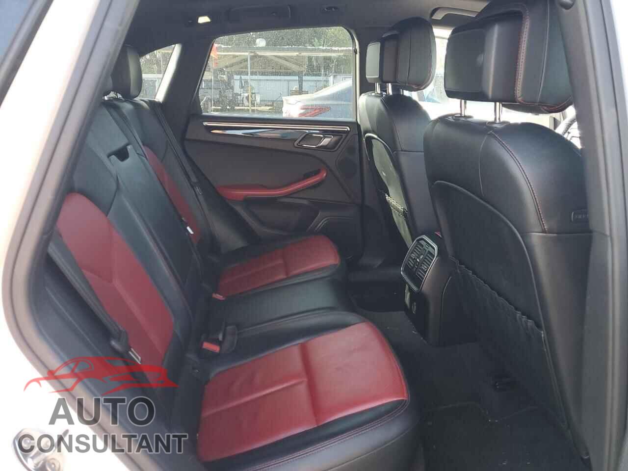 PORSCHE MACAN 2018 - WP1AA2A53JLB01832