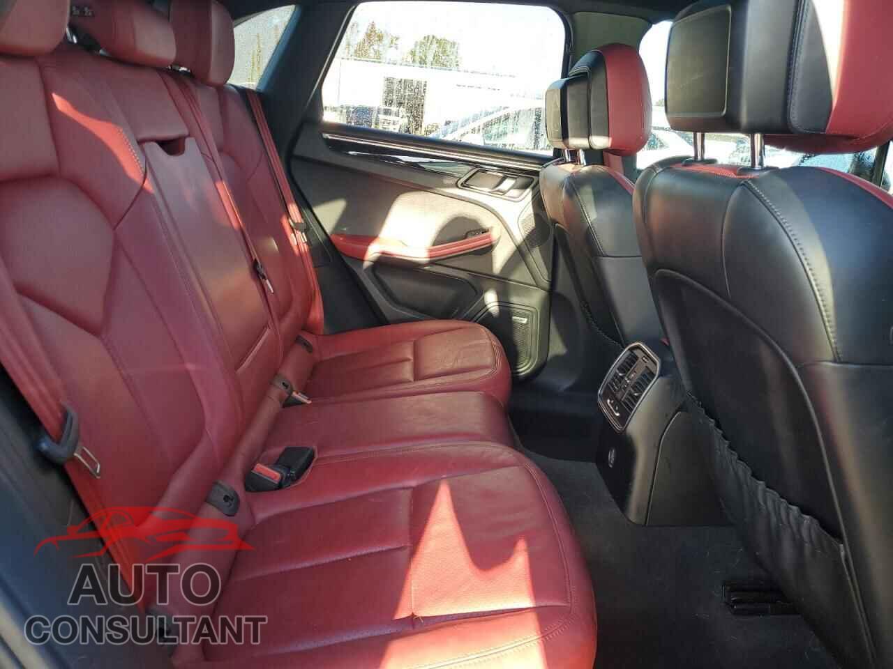 PORSCHE MACAN 2017 - WP1AA2A57HLB02525