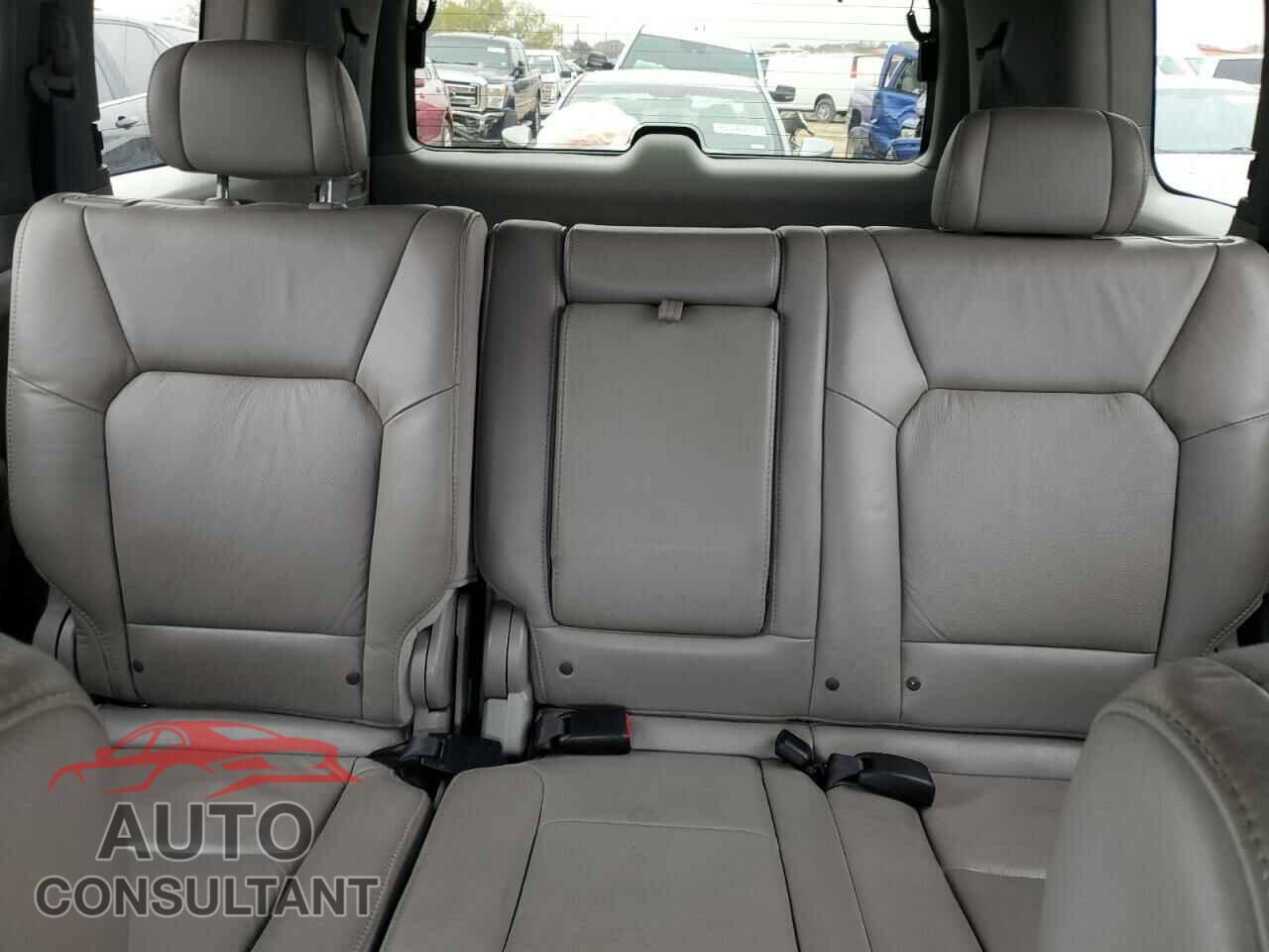 HONDA PILOT 2011 - 5FNYF3H58BB022139
