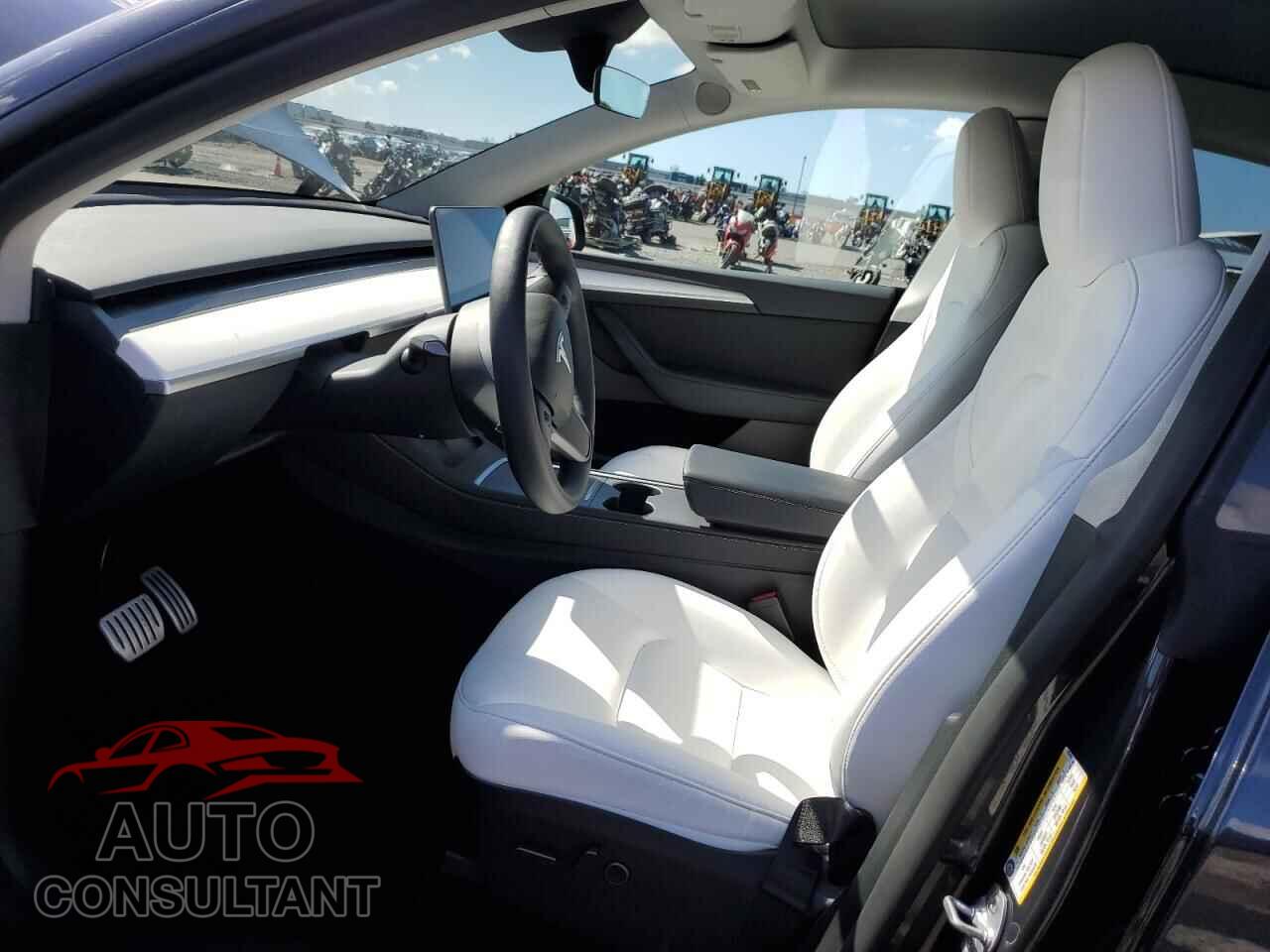 TESLA MODEL Y 2024 - 7SAYGDEF8RF022459