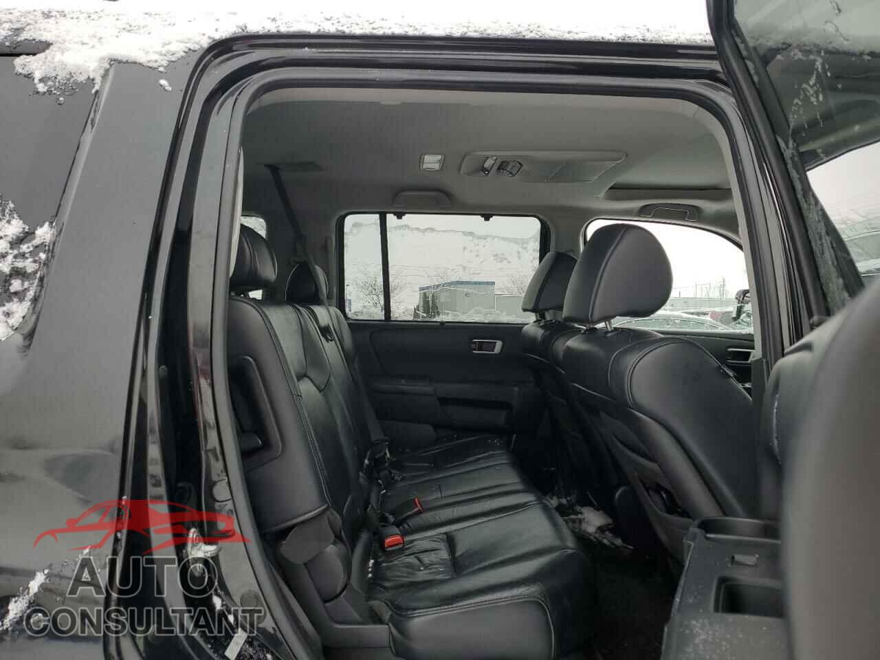 HONDA PILOT 2011 - 5FNYF4H96BB015957