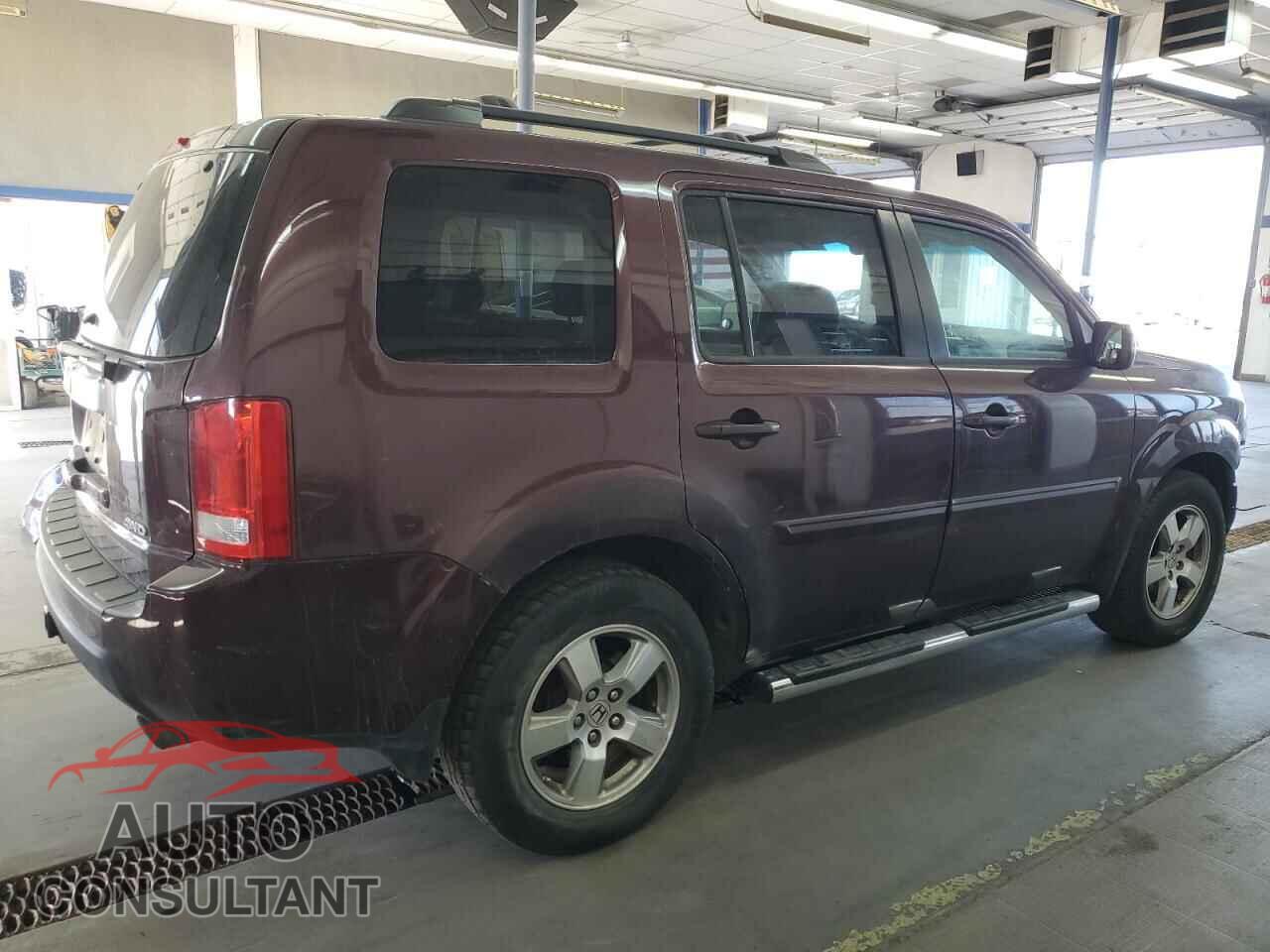 HONDA PILOT 2011 - 5FNYF4H58BB060833