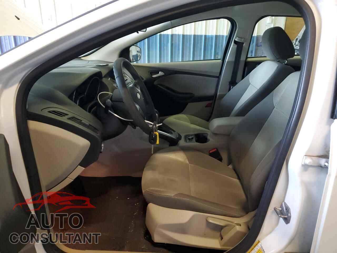 FORD FOCUS 2014 - 1FADP3F26EL152402