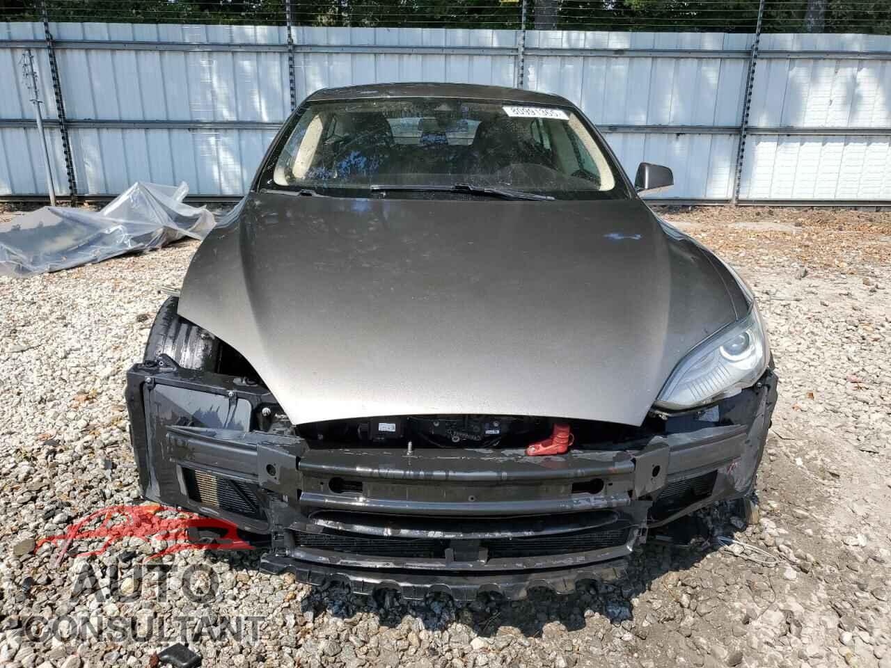 TESLA MODEL S 2015 - 5YJSA1E25FF102636