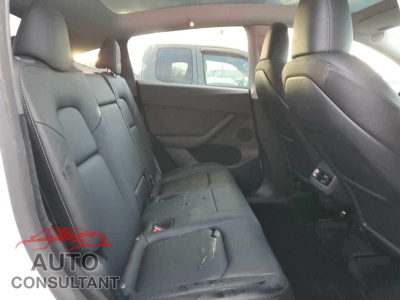 TESLA MODEL Y 2023 - 7SAYGDEE1PF764478