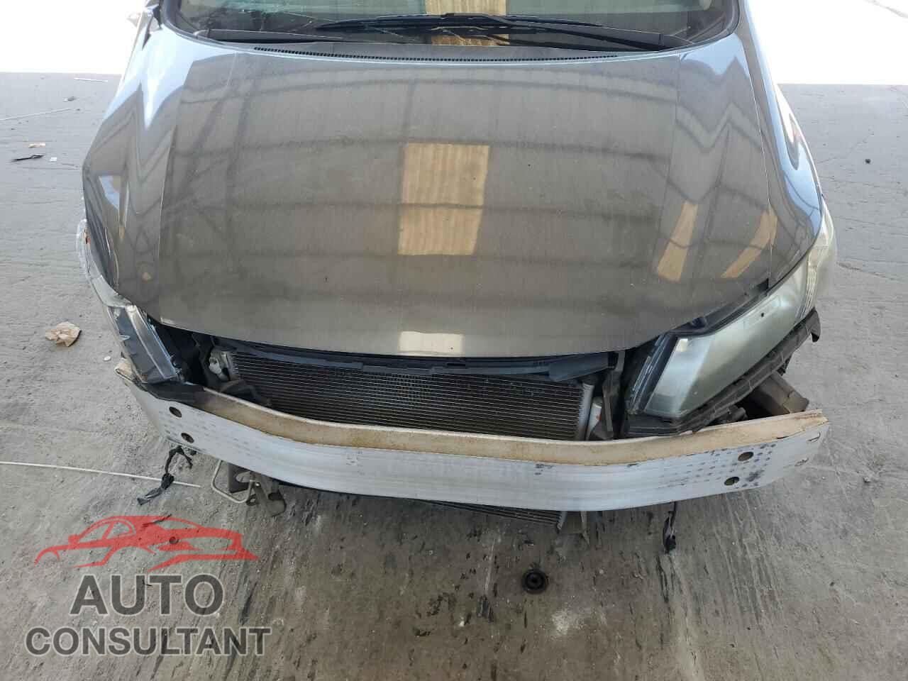 HONDA CIVIC 2013 - 2HGFB2F96DH540610