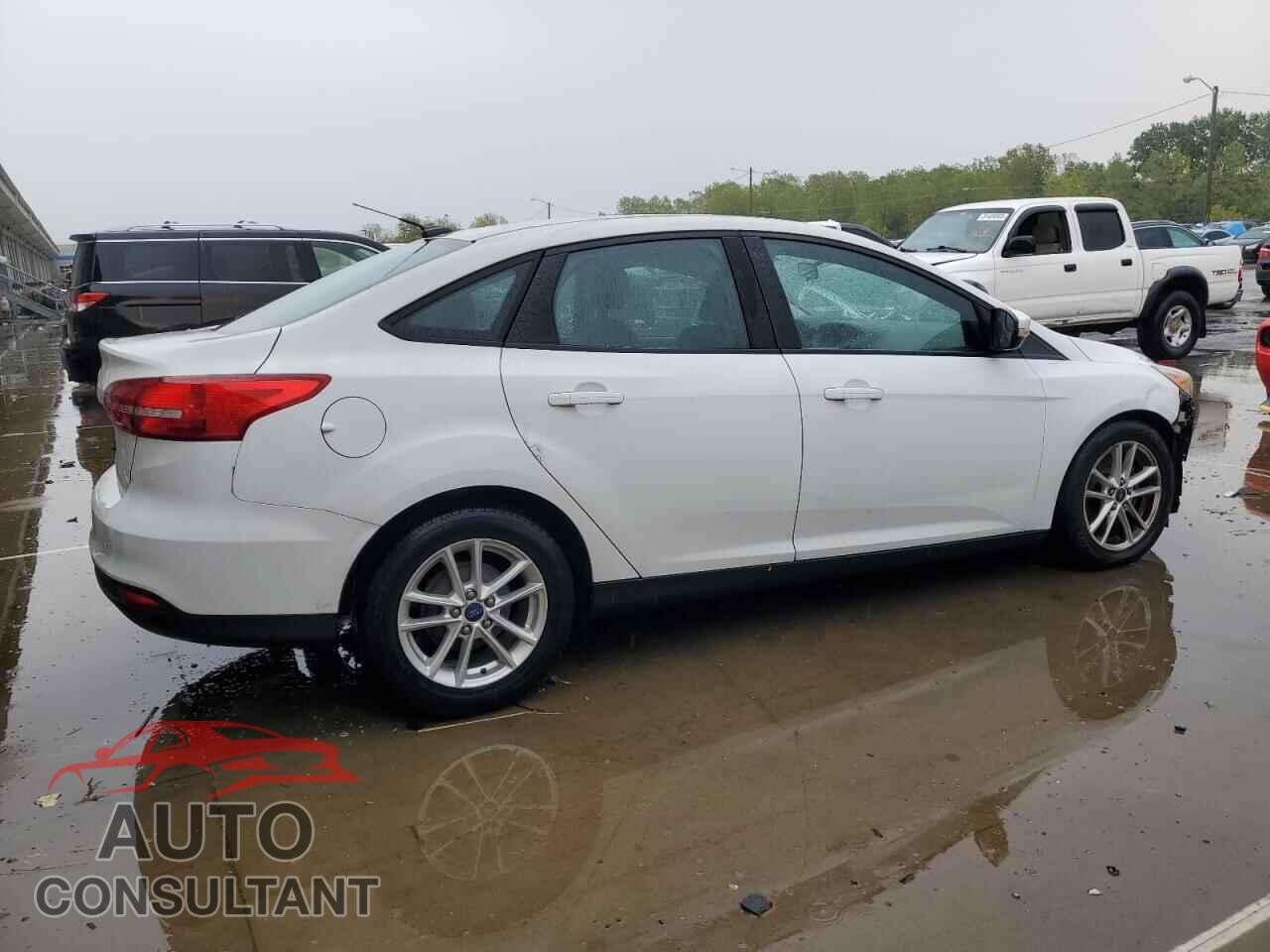 FORD FOCUS 2015 - 1FADP3F27FL301854