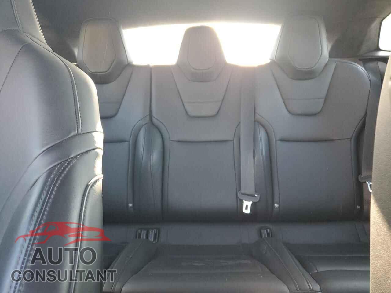 TESLA MODEL S 2014 - 5YJSA1H21EFP65700
