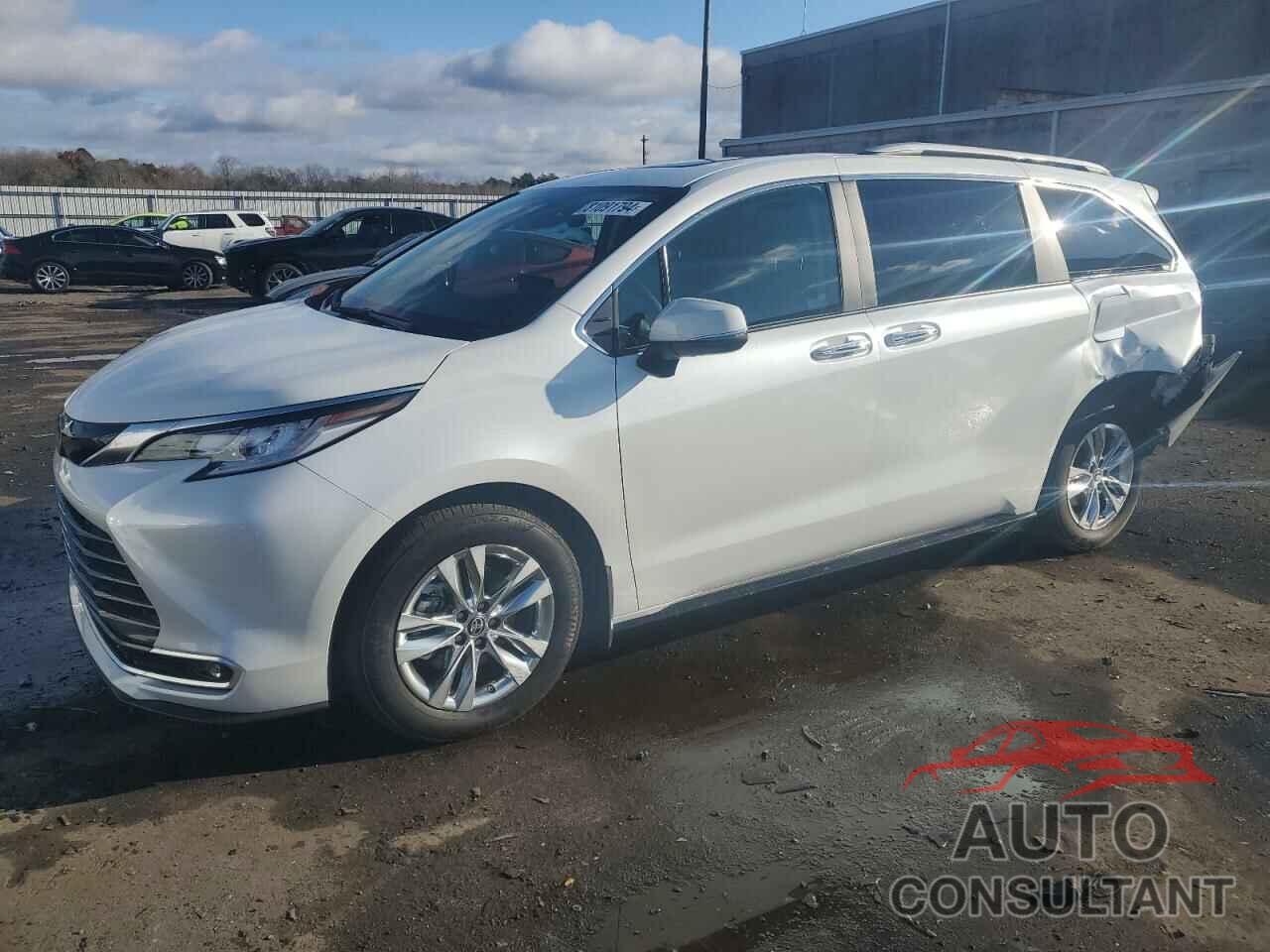 TOYOTA SIENNA 2024 - 5TDZRKEC8RS220640