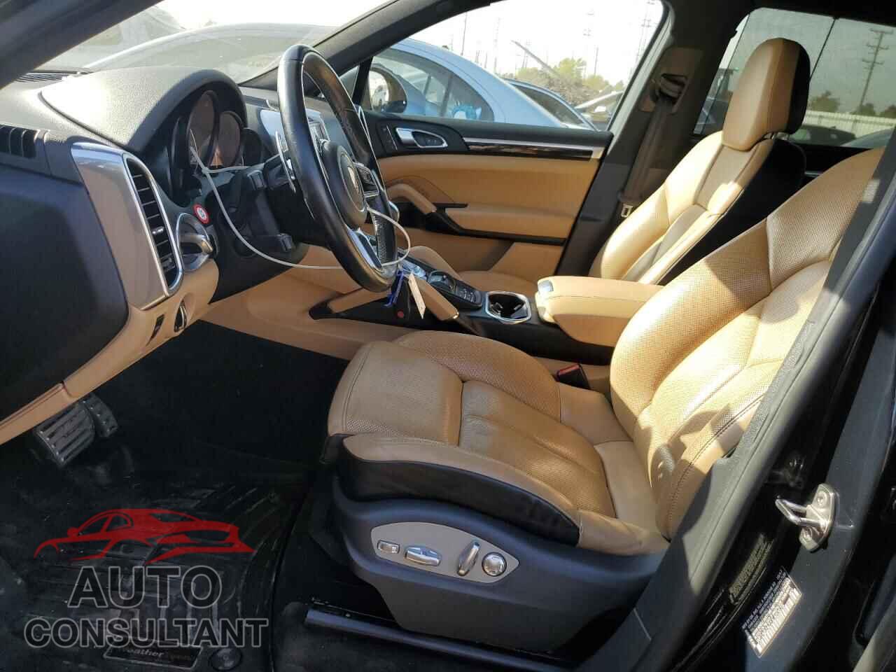 PORSCHE CAYENNE 2018 - WP1AB2A22JLA60676