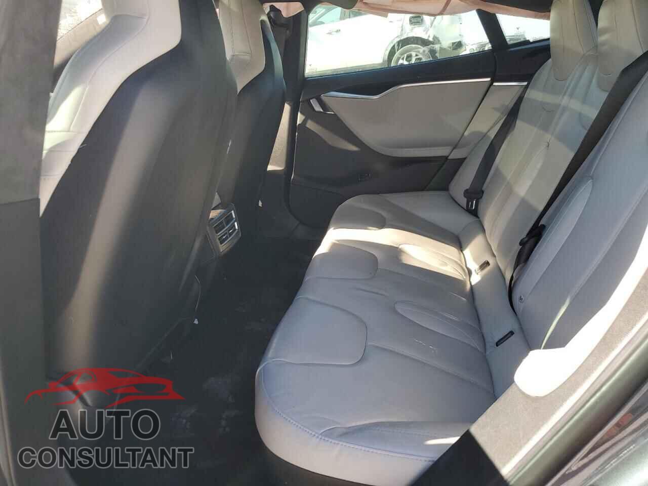 TESLA MODEL S 2015 - 5YJSA1E20FF110997