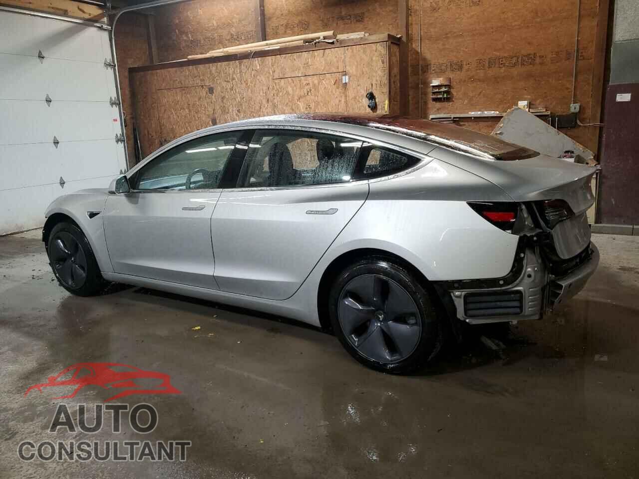TESLA MODEL 3 2018 - 5YJ3E1EB5JF054475