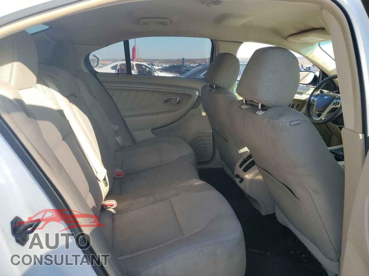FORD TAURUS 2017 - 1FAHP2E87HG110643