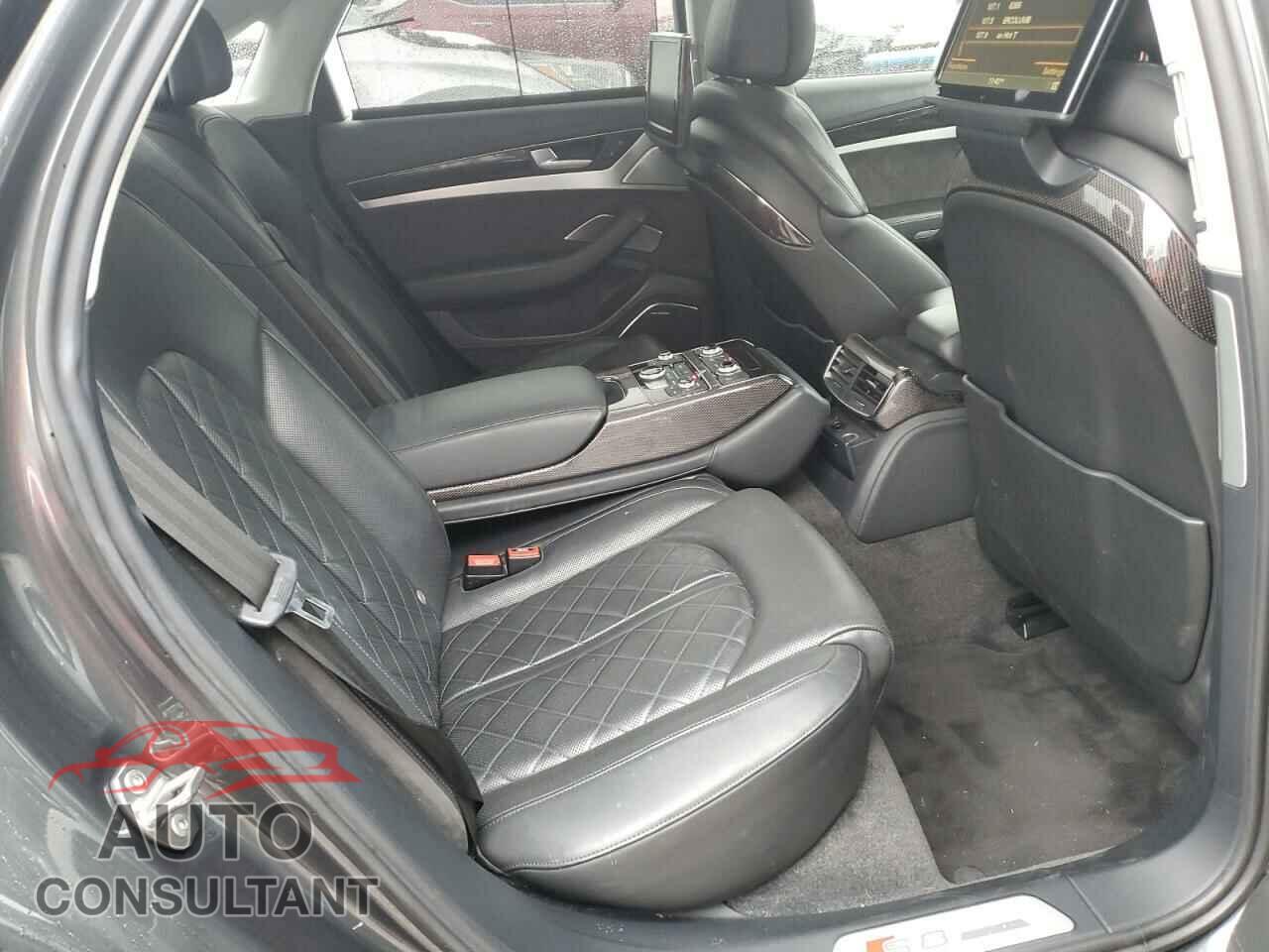 AUDI S8 2013 - WAUD2AFD4DN020172