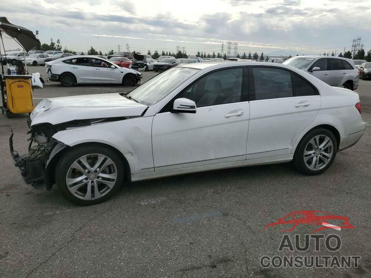 MERCEDES-BENZ C-CLASS 2013 - WDDGF4HB9DR269373