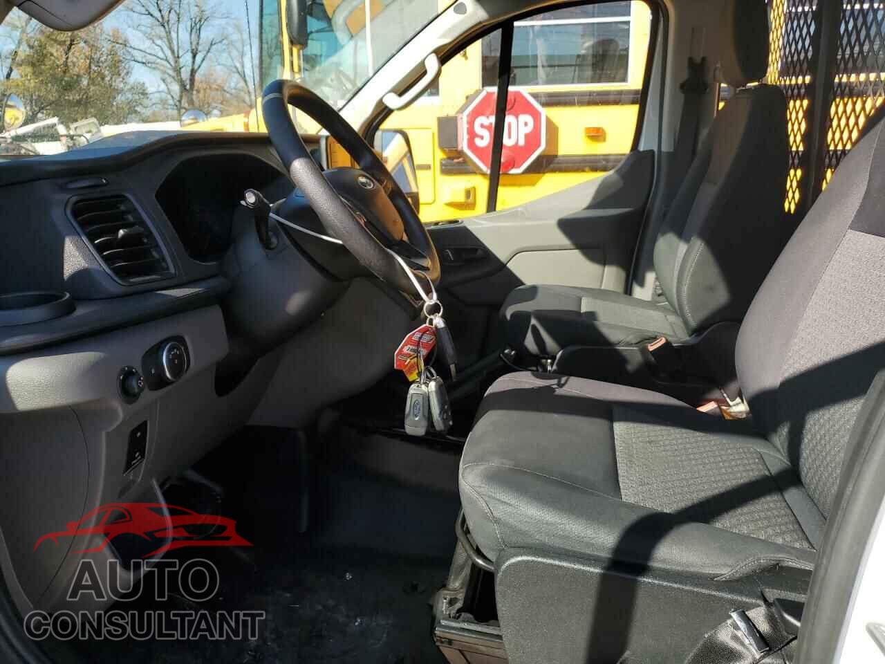 FORD TRANSIT 2024 - 1FTBR1Y80RKA59940