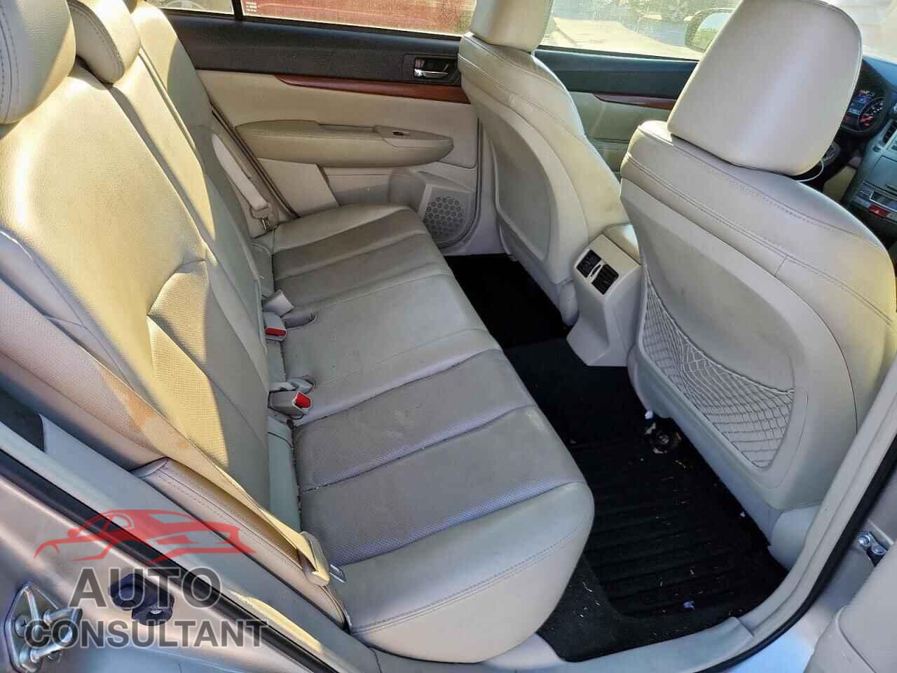 SUBARU OUTBACK 2014 - 4S4BRCLC8E3270858