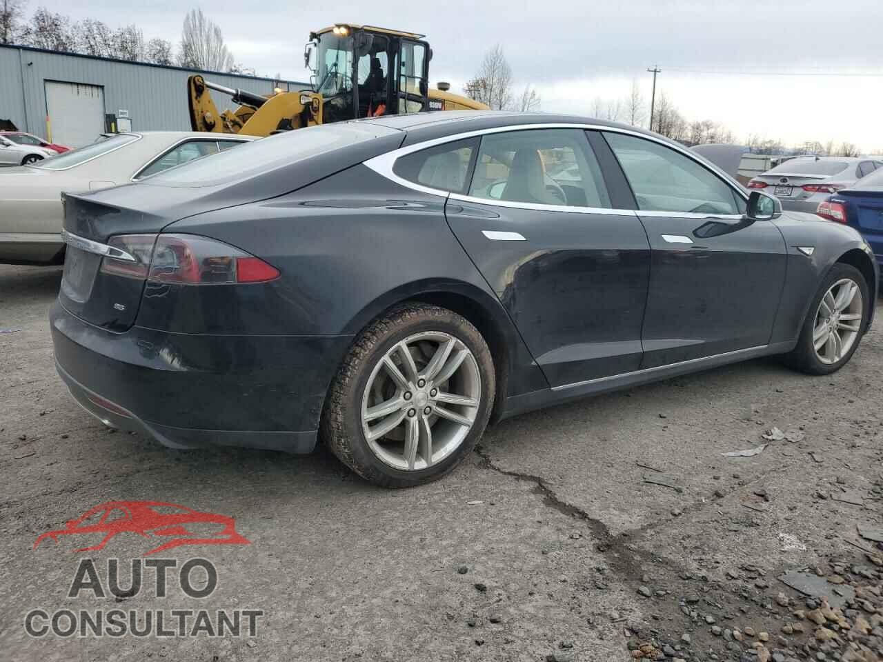 TESLA MODEL S 2014 - 5YJSA1H18EFP45810