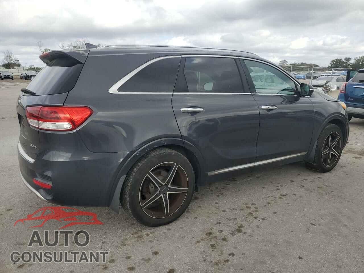 KIA SORENTO 2017 - 5XYPK4A56HG327907