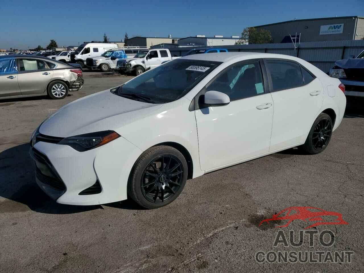 TOYOTA COROLLA 2018 - 5YFBURHE3JP816354