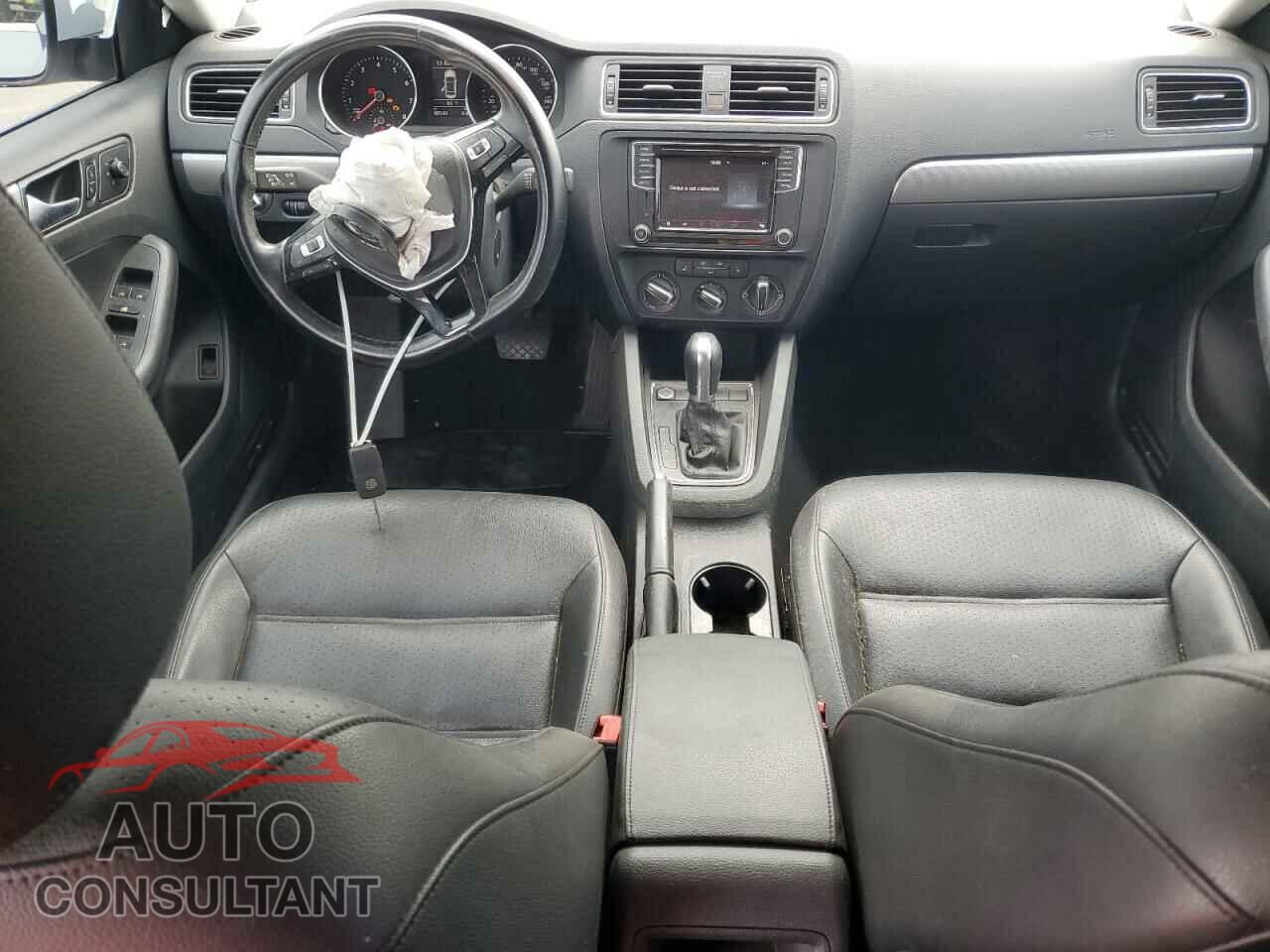 VOLKSWAGEN JETTA 2017 - 3VWDB7AJ6HM346989