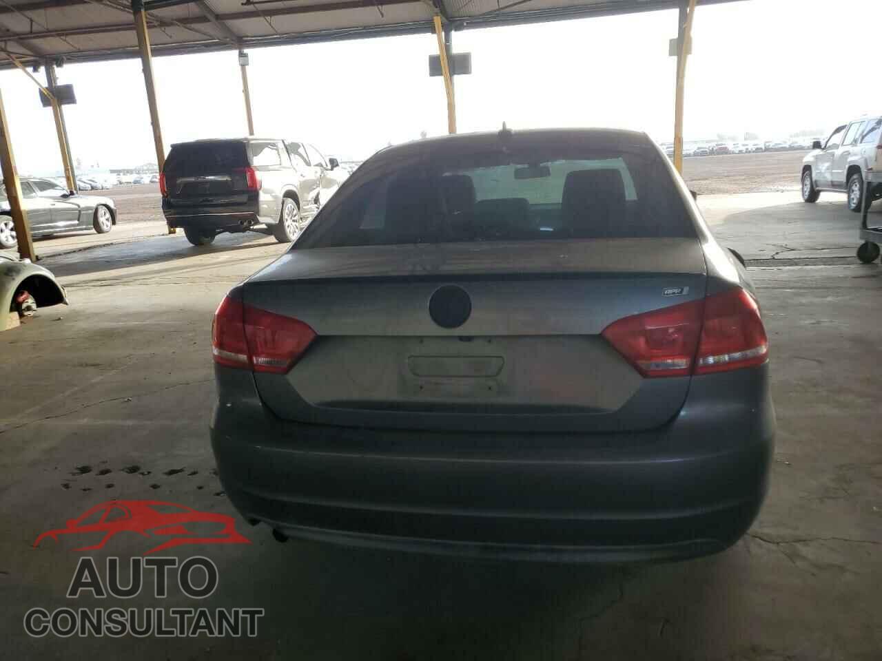 VOLKSWAGEN PASSAT 2014 - 1VWAT7A35EC100207