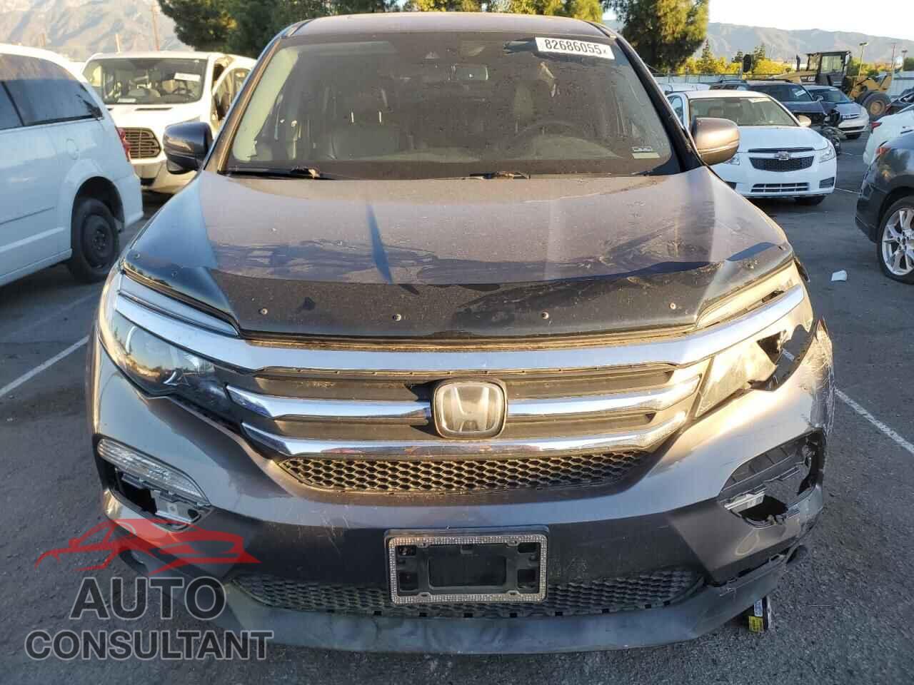 HONDA PILOT 2017 - 5FNYF5H68HB015916