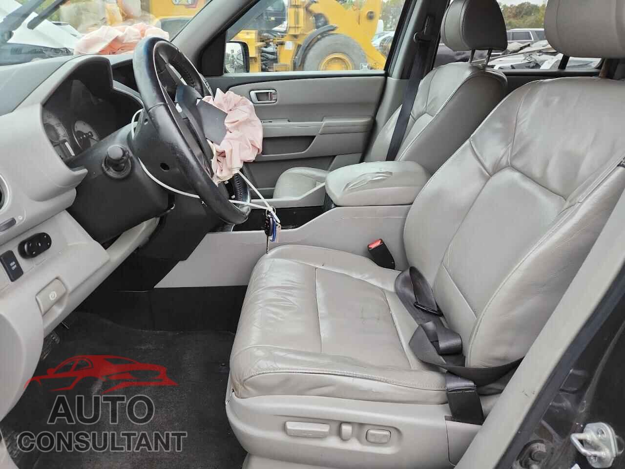 HONDA PILOT 2011 - 5FNYF4H69BB076774