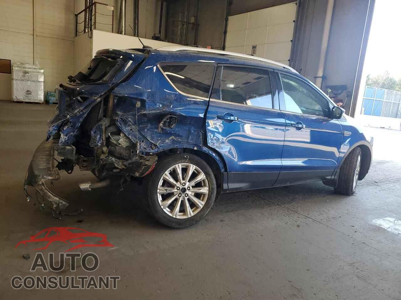 FORD ESCAPE 2017 - 1FMCU9J98HUD31296