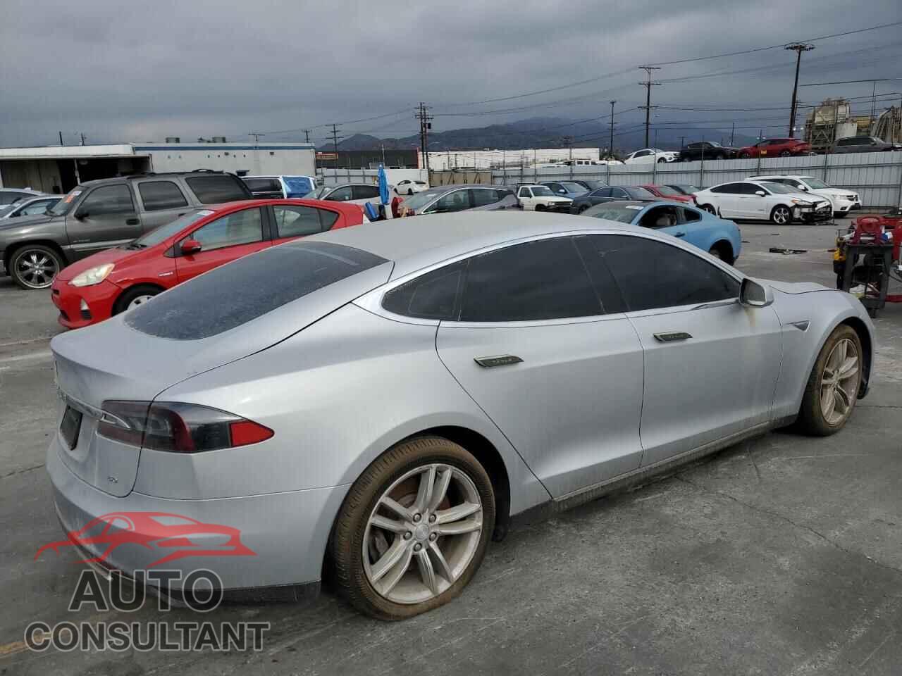 TESLA MODEL S 2013 - 5YJSA1CG6DFP23802