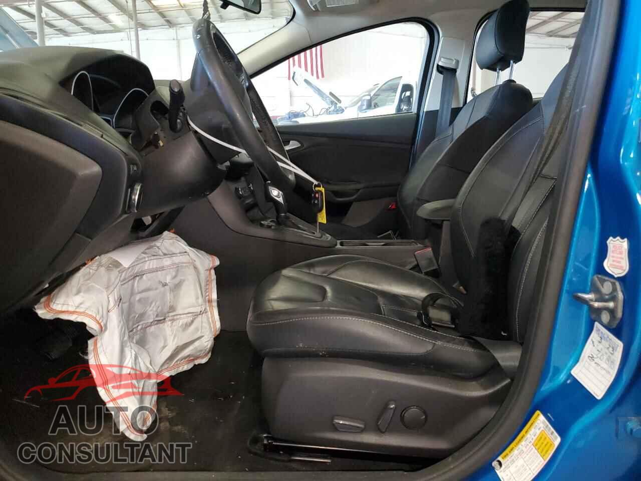 FORD FOCUS 2015 - 1FADP3F25FL250564