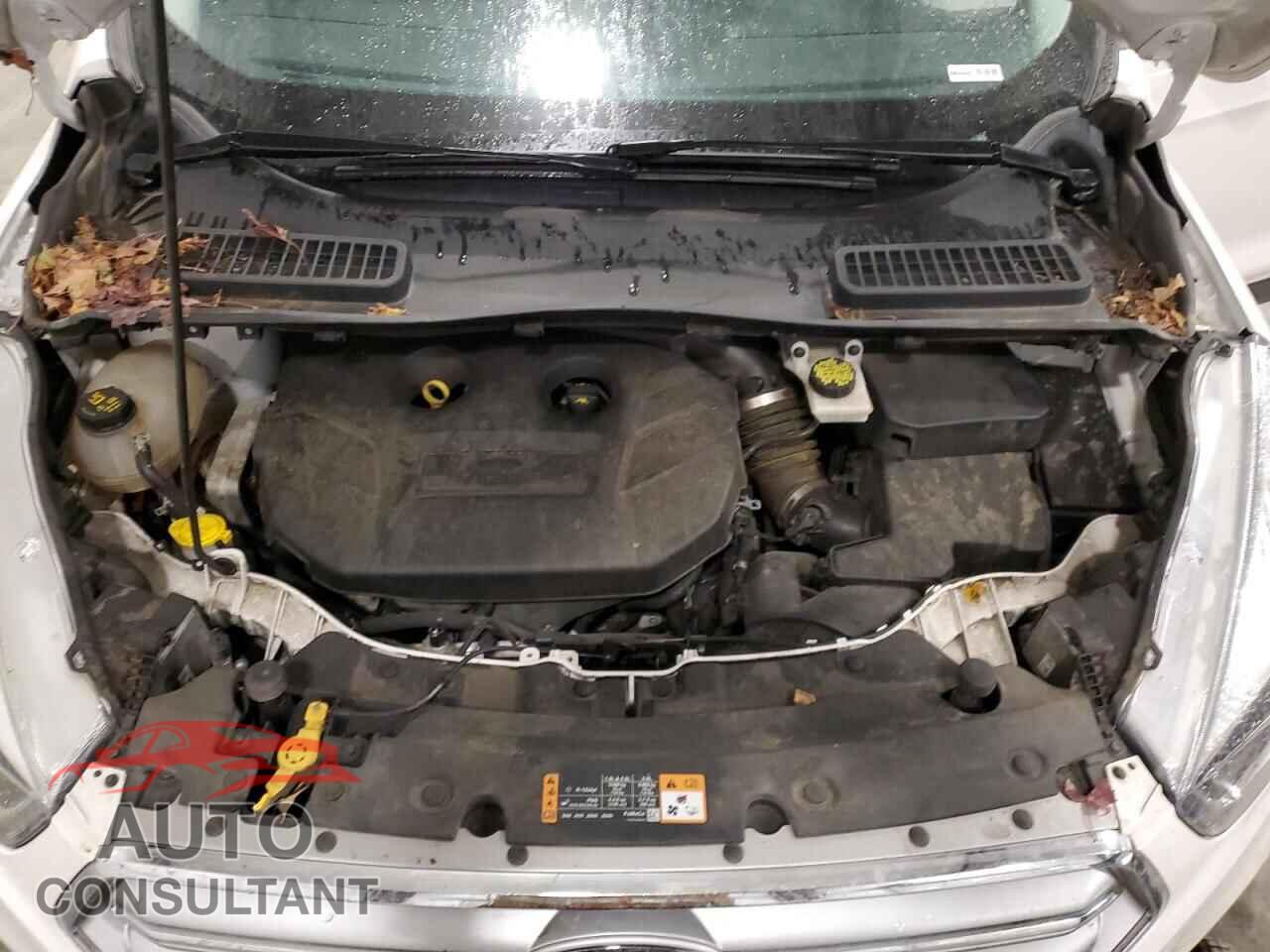 FORD ESCAPE 2017 - 1FMCU9J9XHUD41280