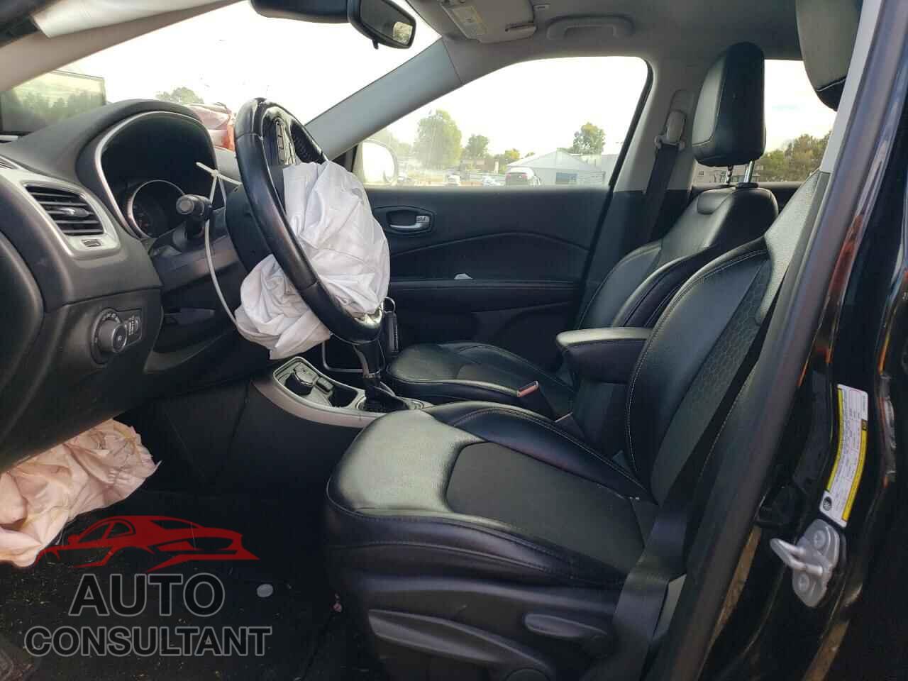 JEEP COMPASS 2018 - 3C4NJDBB2JT454215