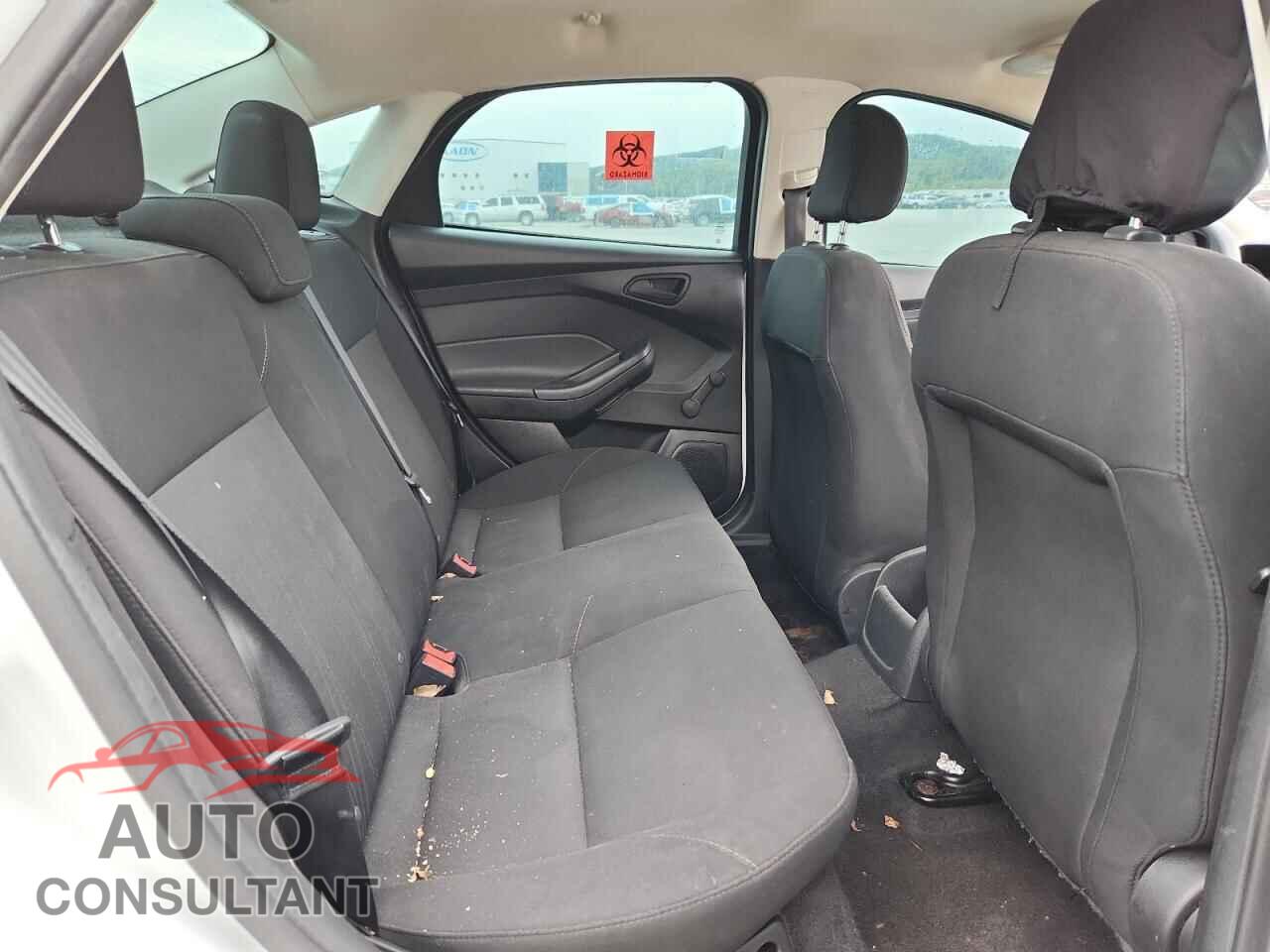 FORD FOCUS 2018 - 1FADP3E29JL201541